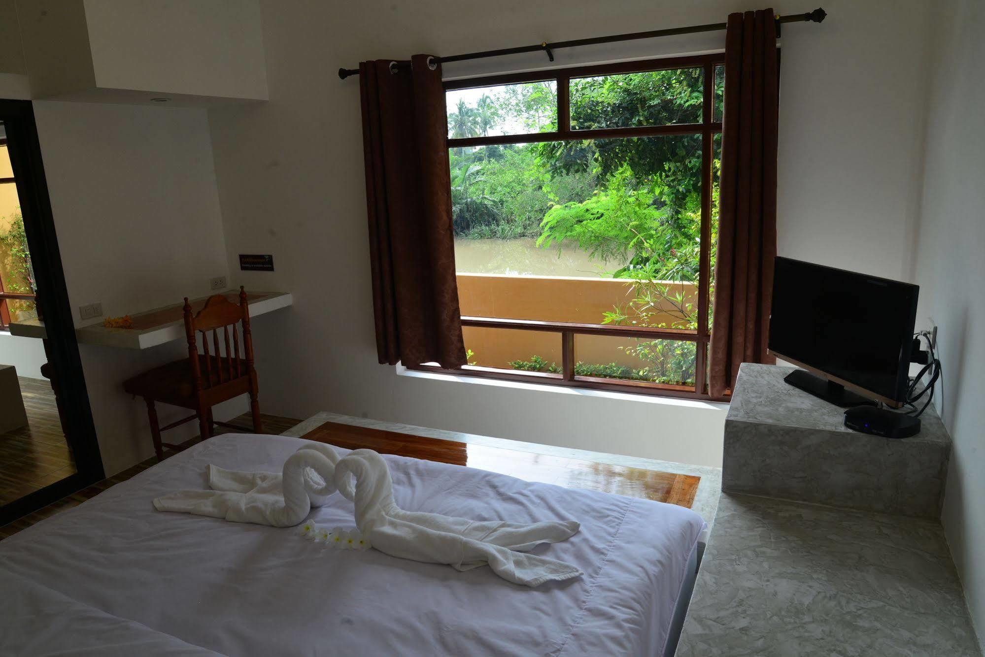 Sucholtee Resort Surat Thani Bagian luar foto